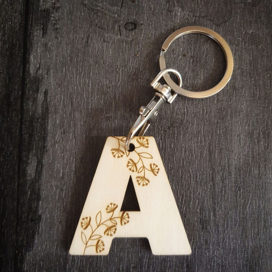 Porte clés personnalisé en bois avec un prénom un mot ou des